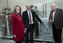 Launch of Liquid Helium Recovery System. (L-R) Dr Cathy Foley, Chief, Materials Science and Engineering, CSIRO; Prof Sakkie Pretorius, Deputy Vice-Chancellor (Research); Dist Prof Stephen Crain, Director, ARC Centre of Excellence in Cognition and its Disorders.
Photo: Effy Alexakis, Photowrite.