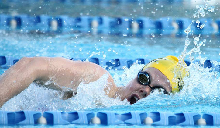  Swimmer Laura Crockart competing in the Glasgow Commonwealth Games