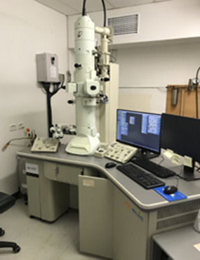 A JEOL 1400 TEM sitting on a desk.