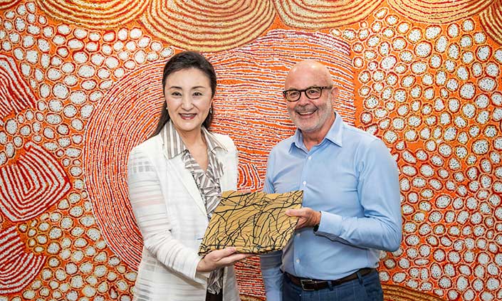 Tokyo Foundation President Mieko Nakabayashi with Professor Anthony Cahalan, Pro Vice-Chancellor Global at Macquarie University.