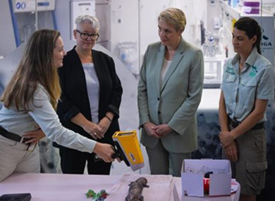 Dr Meagher demonstrating the pXRF to state and federal ministers.