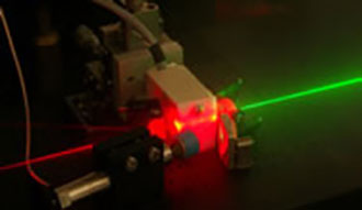 Injection-seeded optical parametric oscillators
