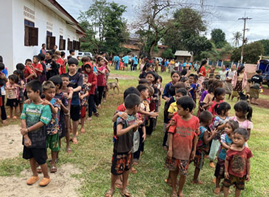 Children at Hinla Village in Laos
