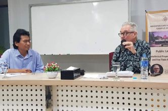 Professor Antons and Professor Hawin at the public lecture on ‘Intellectual Property in Agriculture and Free Trade Agreements’.
