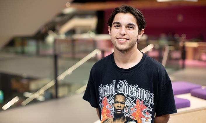 Image of Khy smiling