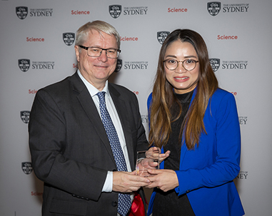 A/Prof Yazi Ke receiving Young Achiever Award at University of Science Award ceremony 2019 Aug 7