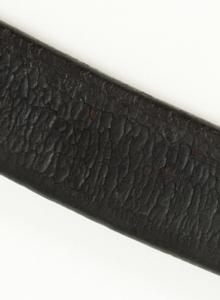 [Leather of scabbard]
