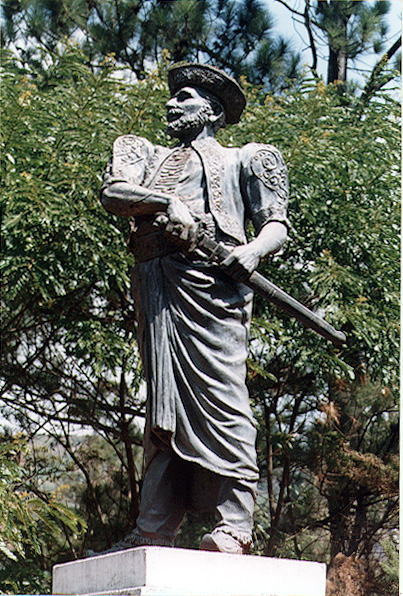 [Photo of Statue]