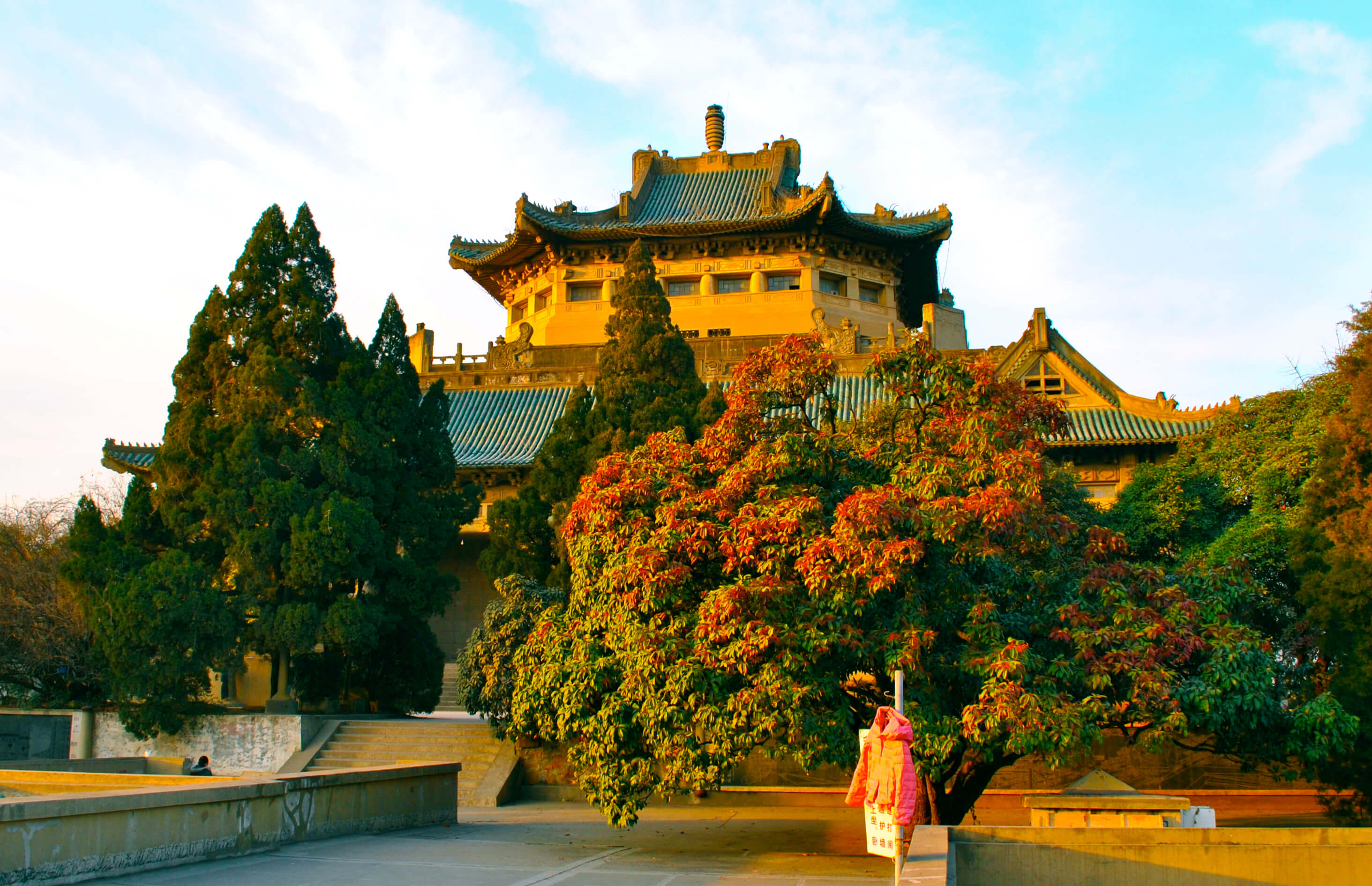 Wuhan : Wuhan Cina — idealista/news - Wuhan was created in the early 20th century by amalgamating the three cities of wuchang, hankou and hanyang.