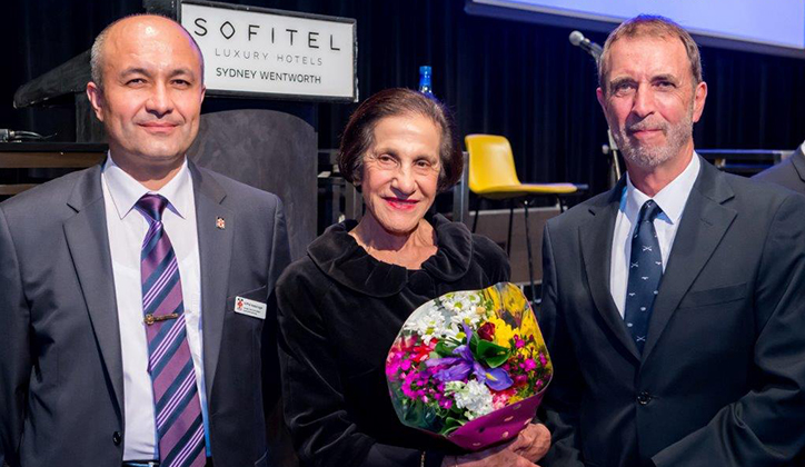  Harvey Broadbent (right) with Her Excellency Professor The Honourable Marie Bashir AC CVO, Governor of New South Wales and Associate Professor Mesut Uyar, UNSW Canberra.