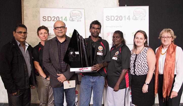  [L-R] Gerry Turpin, Emilie Ens, John Locke, Kelvin Rogers, Rose Munur, Petina Pert and Alison Specht. Photo: Monique Hummel from the Banksia Foundation.