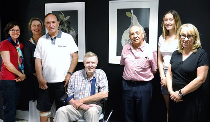  [L-R] Volunteer art instructors Romy Vandoros and Vivian Mewing; research participants John Giliberm, Alisdair McLennan and Olegario Gonzalez; Kate Perry and volunteer art instructor Karlene Wilcox.