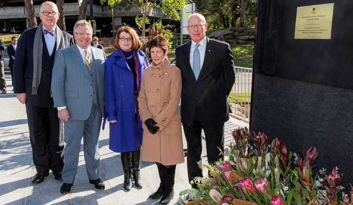  Vice-Chancellor Professor S Bruce Dowton, Chancellor The Hon Michael Egan AO, Deputy Chancellor Elizabeth Crouch, Mrs Hurley, and the Governor of New South Wales, His Excellency General The Honourable David Hurley AC DSC (Ret'd). Photo: Paul Wright Photography.